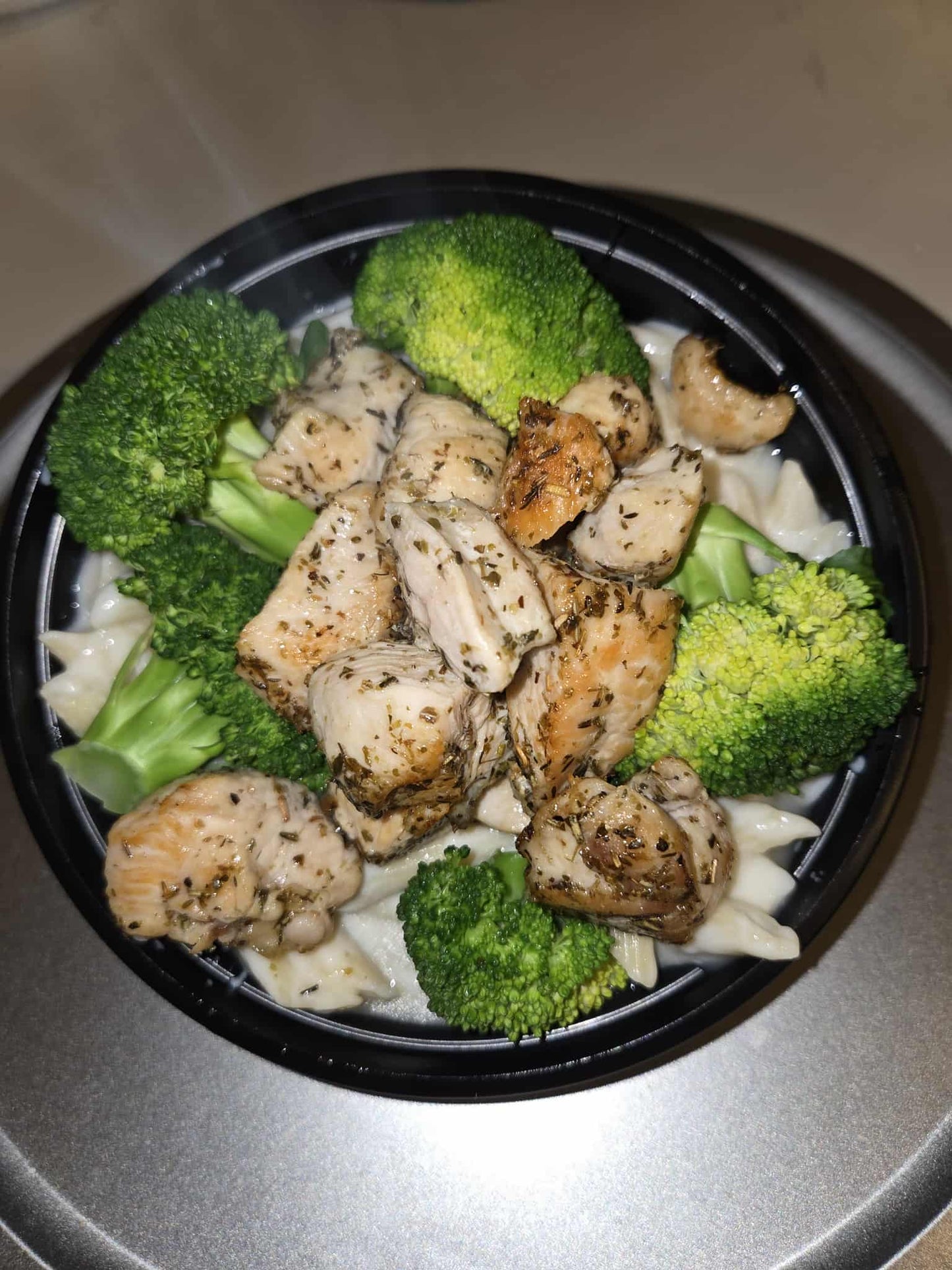 Chicken broccoli Alfredo