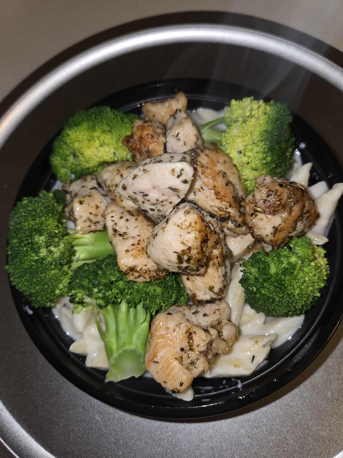 Chicken broccoli Alfredo